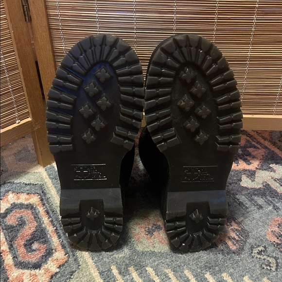 Dr. Martens Devon Heart Boots - Picture 4 of 5